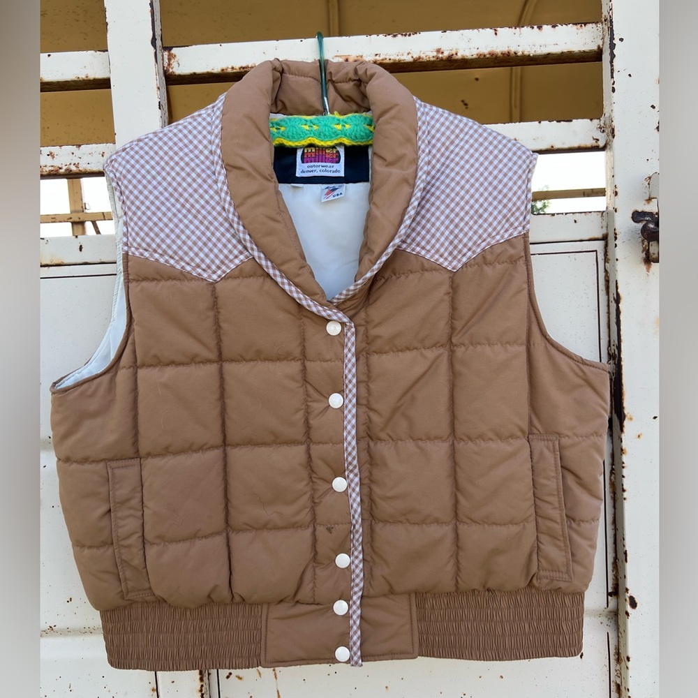 Vintage western puffer vest. Immaculate condition!